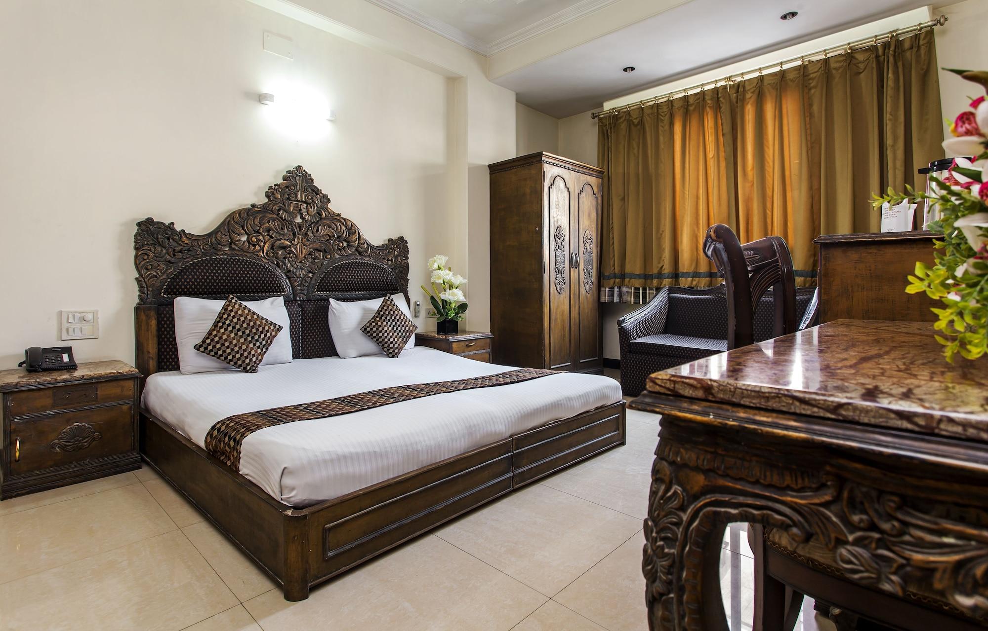 Hotel Sunstar Residency Дели Экстерьер фото