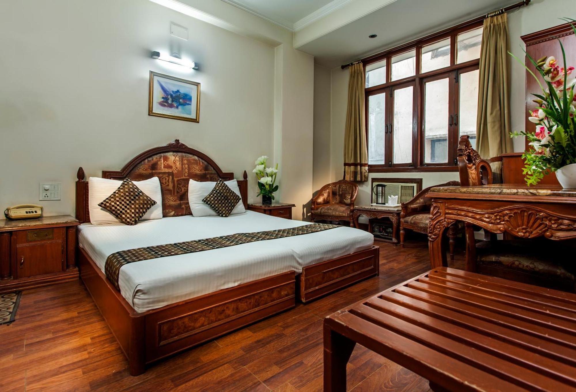 Hotel Sunstar Residency Дели Экстерьер фото