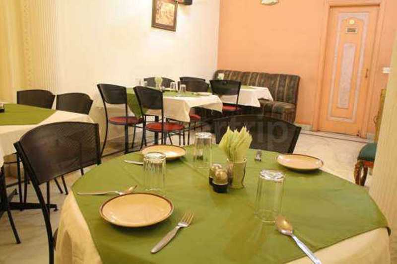 Hotel Sunstar Residency Дели Экстерьер фото