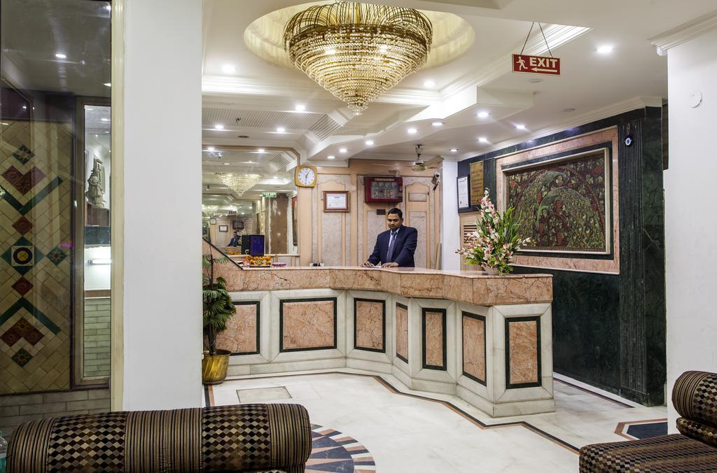 Hotel Sunstar Residency Дели Экстерьер фото