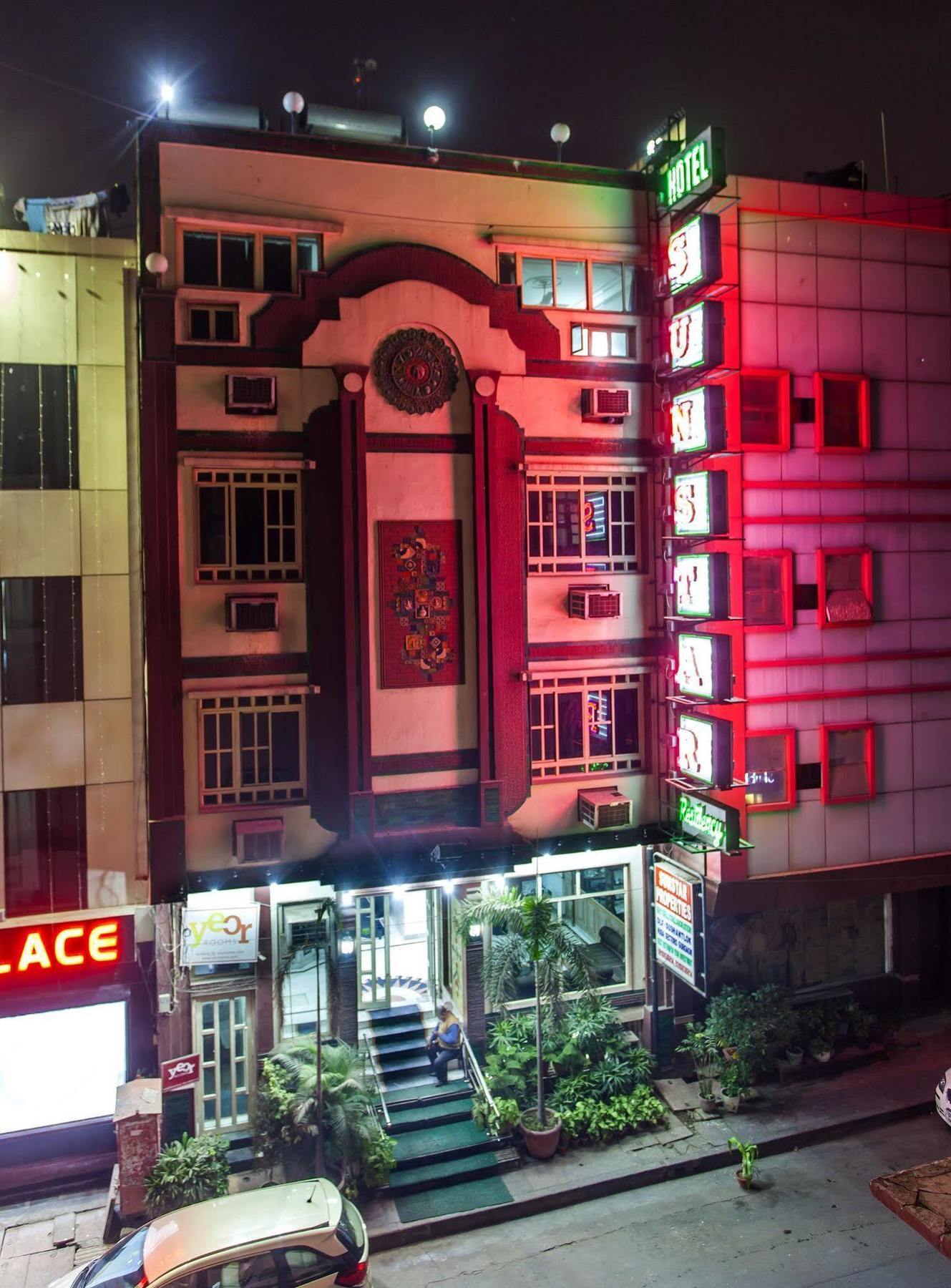 Hotel Sunstar Residency Дели Экстерьер фото