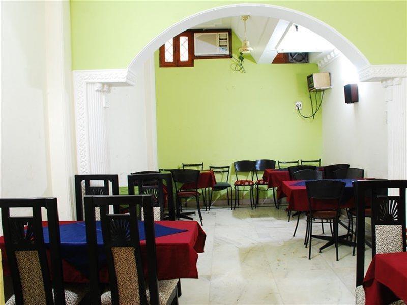 Hotel Sunstar Residency Дели Экстерьер фото