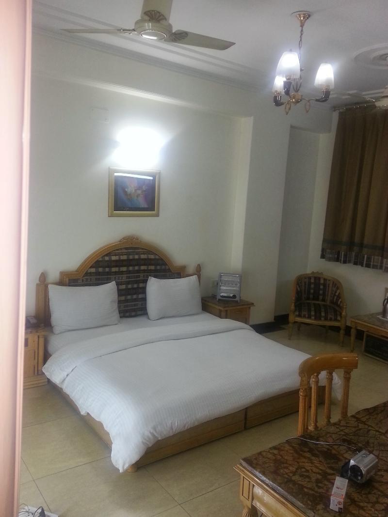Hotel Sunstar Residency Дели Экстерьер фото